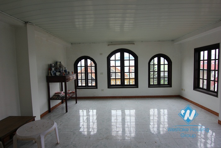Lake view and Nice house  for rent in Tay Ho area